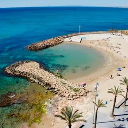 Bonito apartamento cerca del mar