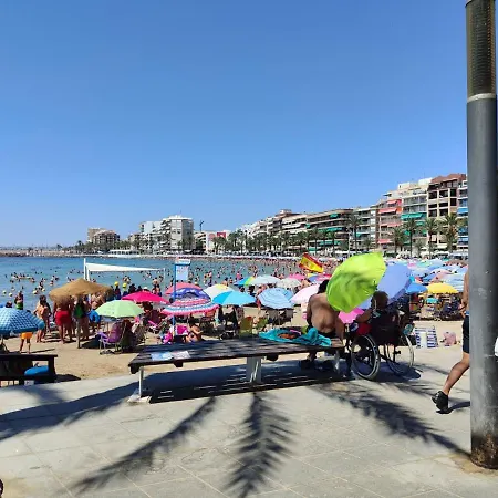 Bonito apartamento cerca del mar